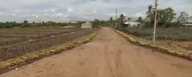 Hậu Giang: Dân gặp khó vì đê bao thi công ì ạch