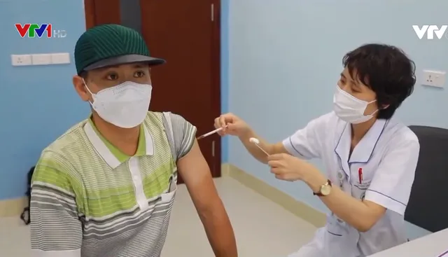 Tiêm chủng vaccine phòng COVID-19: Tiêm đến đâu, an toàn đến đó - Ảnh 1.