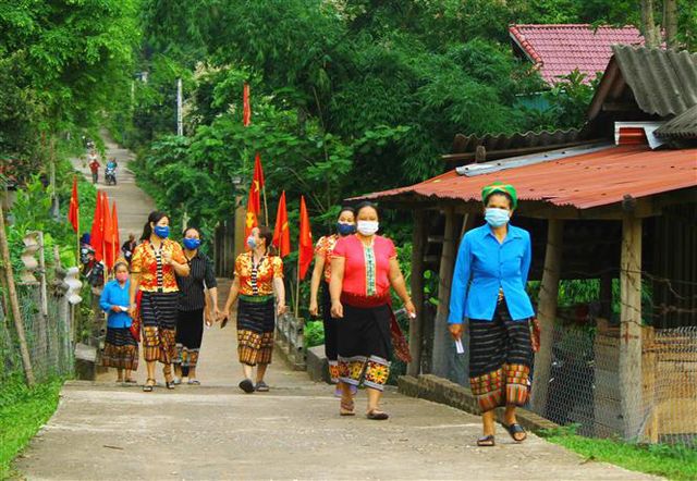 Cử tri Cà Mau, Nghệ An và Quảng Bình đi bầu cử sớm - Ảnh 3.