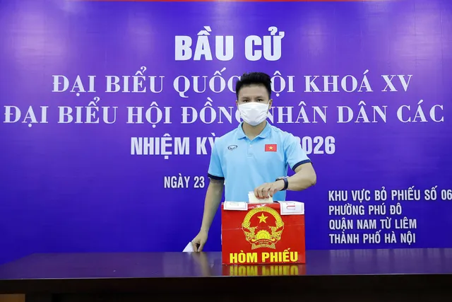 ẢNH: ĐT Việt Nam và ĐT U22 Việt Nam bỏ phiếu bầu ĐBQH khóa XV và đại biểu HĐND các cấp nhiệm kỳ 2021-2026 - Ảnh 9. ẢNH: ĐT Việt Nam và ĐT U22 Việt Nam bỏ phiếu bầu ĐBQH khóa XV và đại biểu HĐND các cấp nhiệm kỳ 2021-2026 - Ảnh 9.
