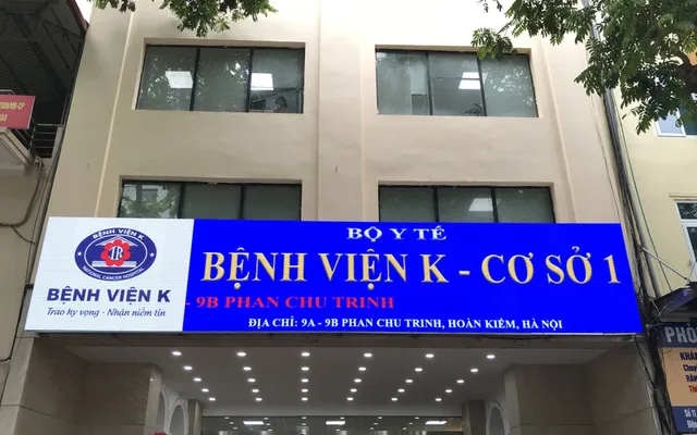 Bệnh viện K cơ sở 1 ngày đầu mở cửa trở lại - Ảnh 1.