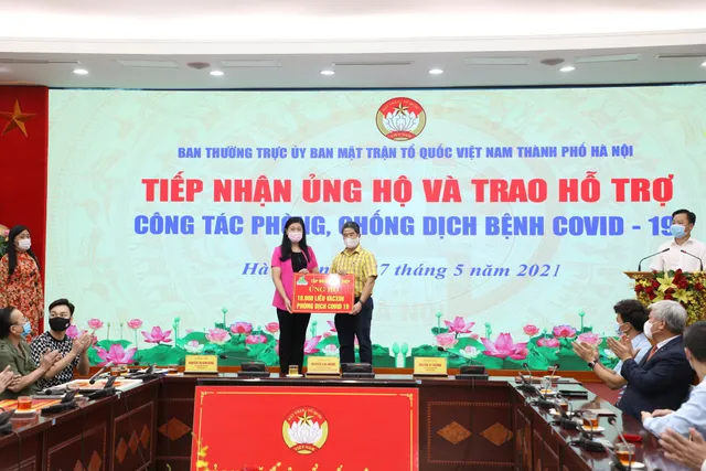 Hà Nội tiếp nhận hơn 12 tỷ đồng tiền hỗ trợ phòng, chống dịch bệnh COVID-19 - Ảnh 1.