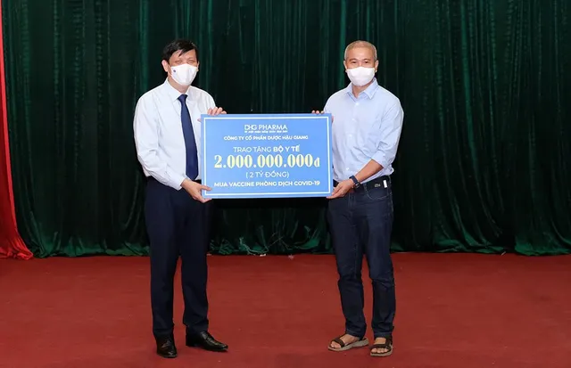 Dược Hậu Giang hưởng ứng lời kêu gọi xã hội hóa nguồn kinh phí mua vaccine đẩy lùi COVID-19 - Ảnh 1.