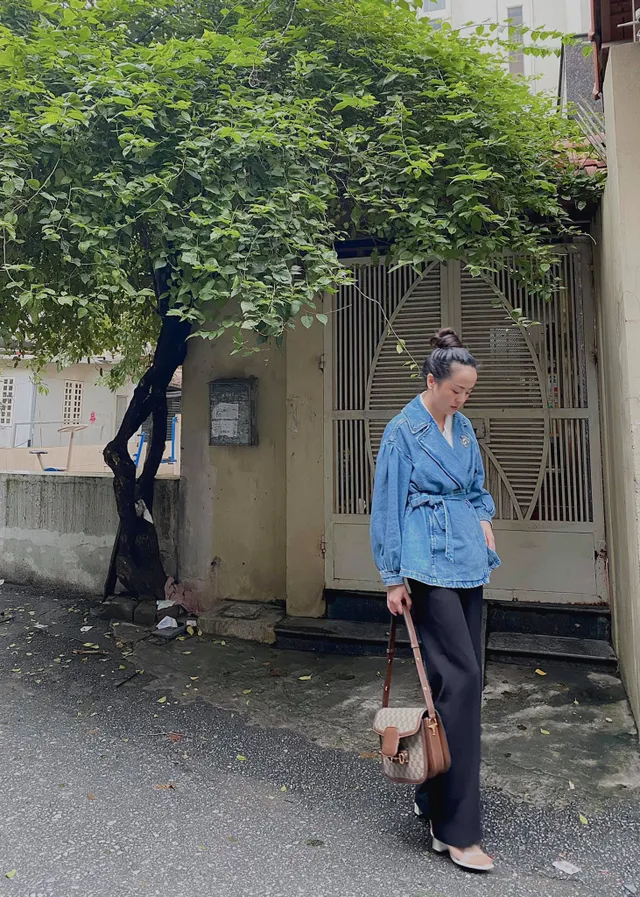 Dàn BTV, MC tuần qua: Minh Hằng mừng tuổi mới, Ngọc Bích giản dị đời thường - Ảnh 4. Dàn BTV, MC tuần qua: Minh Hằng mừng tuổi mới, Ngọc Bích giản dị đời thường - Ảnh 4.