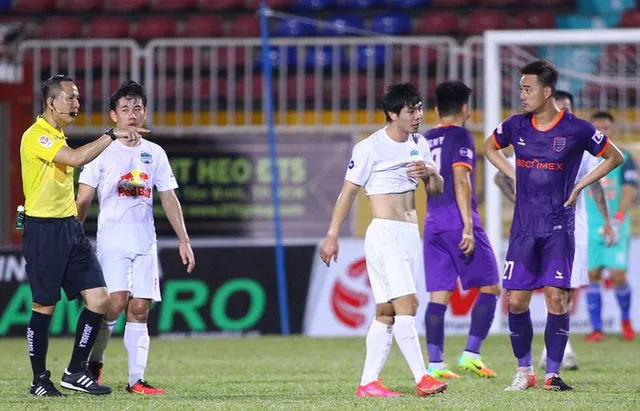 Công Phượng bị treo giò ở vòng 13 V.League 2021 - Ảnh 1.