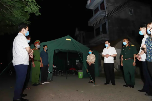 Thêm 8 ca nghi mắc COVID-19 liên quan ổ dịch do ca bệnh người Trung Quốc - Ảnh 2. Thêm 8 ca nghi mắc COVID-19 liên quan ổ dịch do ca bệnh người Trung Quốc - Ảnh 2.