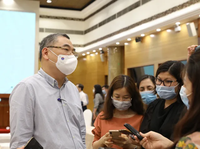 “Không cấm chuyên gia nước ngoài vào Việt Nam” - Ảnh 1. “Không cấm chuyên gia nước ngoài vào Việt Nam” - Ảnh 1.