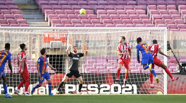 Atletico và Barcelona cầm chân nhau, Real Madrid rộng cửa vô địch - Ảnh 4.