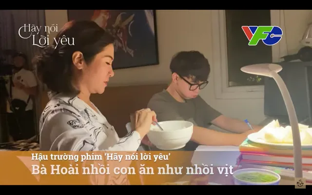 Hãy nói lời yêu: Hậu trường cảnh quay ám ảnh bà Hoài (Nguyệt Hằng) ép con trai ăn - Ảnh 2.