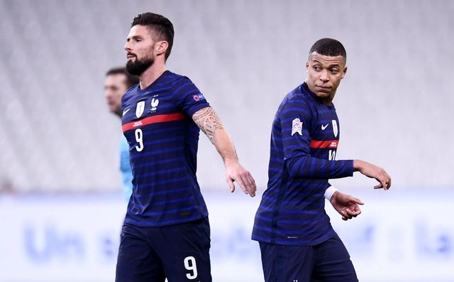 ĐT Pháp lục đục, Mbappe nổi điên vì Giroud - Ảnh 1.