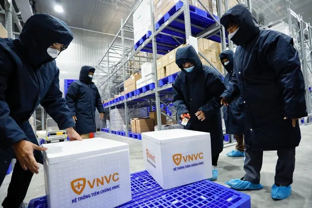 Cảnh báo nguy cơ dịch chồng dịch, cần tiêm những loại vaccine nào để bảo vệ sức khỏe? - Ảnh 3. Cảnh báo nguy cơ dịch chồng dịch, cần tiêm những loại vaccine nào để bảo vệ sức khỏe? - Ảnh 3.