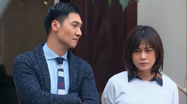 Loạt áo len nhìn là hãi của Phương Oanh khi Hương vị tình thân phát đúng thời tiết gần 40 độ - Ảnh 10. Loạt áo len nhìn là hãi của Phương Oanh khi Hương vị tình thân phát đúng thời tiết gần 40 độ - Ảnh 10.