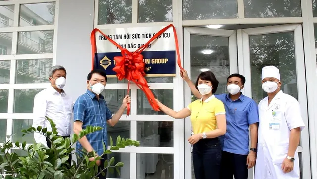 Trung tâm hồi sức tích cực lớn nhất miền Bắc chính thức đi vào hoạt động - Ảnh 1. Trung tâm hồi sức tích cực lớn nhất miền Bắc chính thức đi vào hoạt động - Ảnh 1.