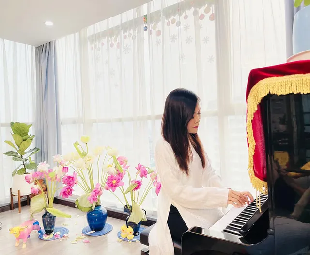 BTV Thời sự Hoàng Trang qua ống kính của con trai - Ảnh 5. BTV Thời sự Hoàng Trang qua ống kính của con trai - Ảnh 5.