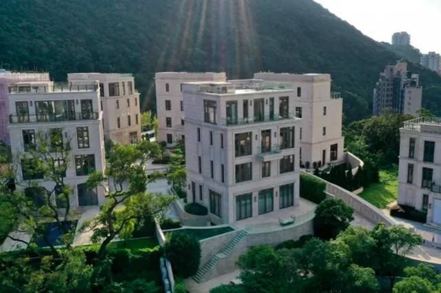 Đắt nhất thế giới: 1,3 triệu USD một chỗ đậu xe ở Hong Kong - Ảnh 1. Đắt nhất thế giới: 1,3 triệu USD một chỗ đậu xe ở Hong Kong - Ảnh 1.