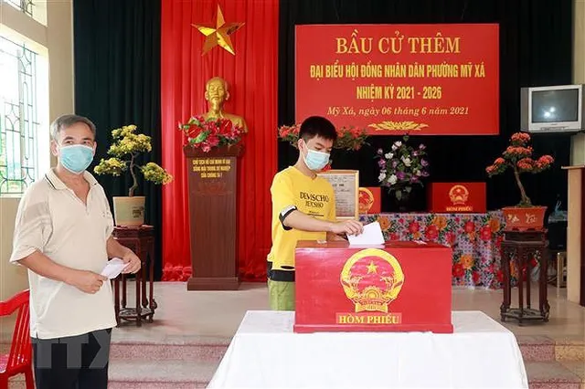 Hà Nội và một số địa phương tổ chức bầu thêm, bầu lại - Ảnh 4. Hà Nội và một số địa phương tổ chức bầu thêm, bầu lại - Ảnh 4.