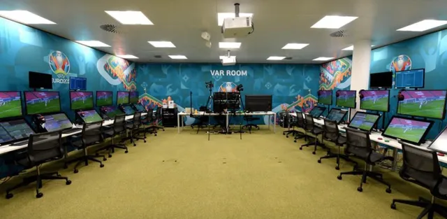 EURO 2020: Công nghệ VAR được áp dụng triệt để - Ảnh 1. EURO 2020: Công nghệ VAR được áp dụng triệt để - Ảnh 1.
