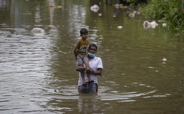 Lũ lụt và sạt lở đất gây thiệt hại nặng nề ở Sri Lanka, 14 người thiệt mạng - Ảnh 1.