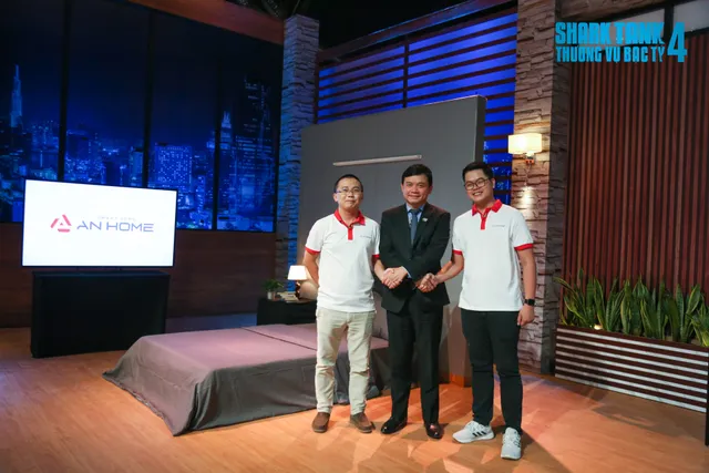 Shark Tank Việt Nam: Hai Shark  tranh nhau đầu tư cho startup nhà thông minh - Ảnh 6.