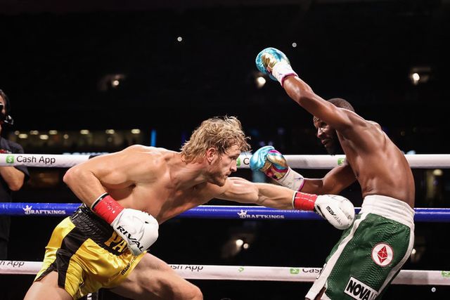 Trận Floyd Mayweather và Logan Paul kết thúc mà không có knock-out - Ảnh 1.