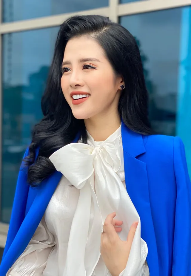 Bức tường thần thánh ở VTV mà không BTV hay MC nào là không có ảnh chụp cùng - Ảnh 18. Bức tường thần thánh ở VTV mà không BTV hay MC nào là không có ảnh chụp cùng - Ảnh 18.