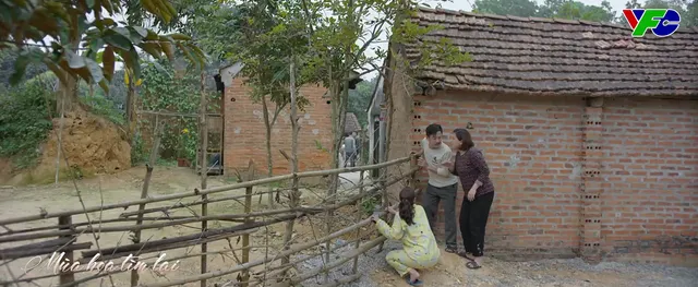 Mùa hoa tìm lại - Tập 8: Ông bà Vui Vải thuê người diễn trận giả để gãi tiền bà nội - Ảnh 3.