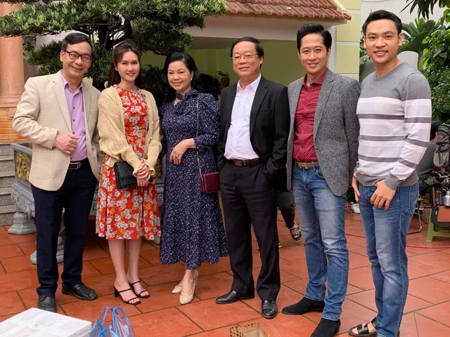 Hậu trường Mùa hoa tìm lại: Team khó ưa lộ diện, Đồng - Núi thân thiết khó ngờ - Ảnh 5. Hậu trường Mùa hoa tìm lại: Team khó ưa lộ diện, Đồng - Núi thân thiết khó ngờ - Ảnh 5.