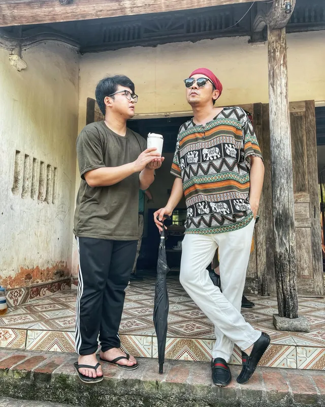 Hậu trường Mùa hoa tìm lại: Team khó ưa lộ diện, Đồng - Núi thân thiết khó ngờ - Ảnh 12. Hậu trường Mùa hoa tìm lại: Team khó ưa lộ diện, Đồng - Núi thân thiết khó ngờ - Ảnh 12.