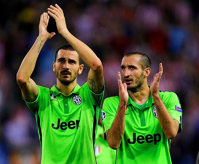 Serie A cấm các CLB mặc áo xanh lá cây - Ảnh 2.