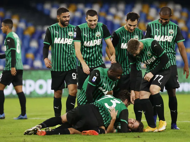 Serie A cấm các CLB mặc áo xanh lá cây - Ảnh 1.