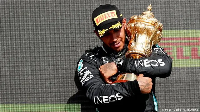 Lewis Hamilton giành chiến thắng kịch tính tại GP Anh - Ảnh 3.