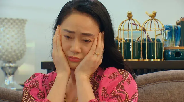 Hương vị tình thân: Bị ném đá trên phim nhưng bà Xuân cực đáng yêu ở hậu trường - Ảnh 3. Hương vị tình thân: Bị ném đá trên phim nhưng bà Xuân cực đáng yêu ở hậu trường - Ảnh 3.