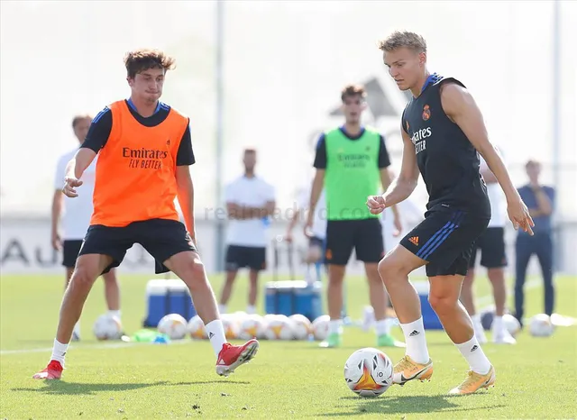 CĐV Arsenal phát sốt vì thông tin mới nhất về Martin Odegaard - Ảnh 1.