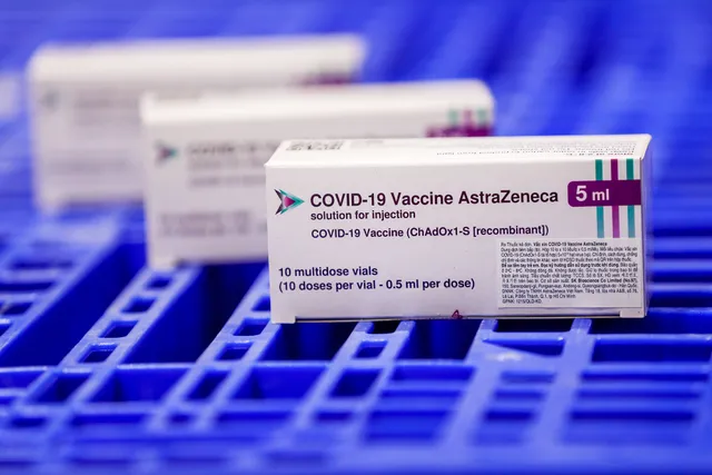 Thêm gần 660.000 liều vaccine COVID-19 của AstraZeneca về đến Việt Nam - Ảnh 5.