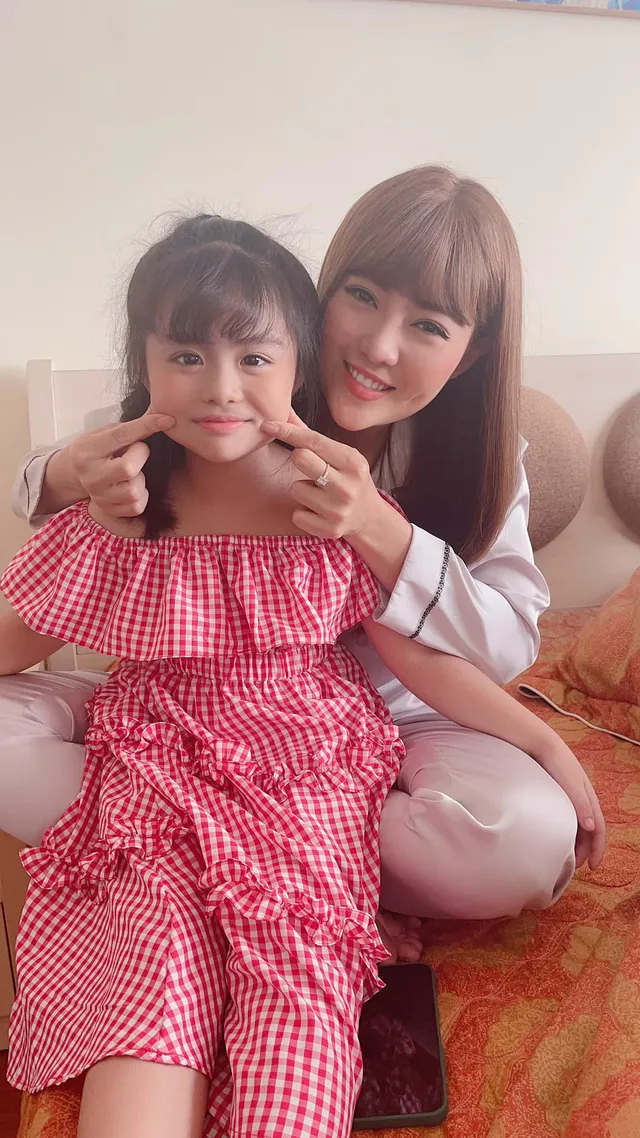 Diễn viên nhí gây sốt từ Hương vị tình thân sang Mùa hoa tìm lại - Ảnh 9. Diễn viên nhí gây sốt từ Hương vị tình thân sang Mùa hoa tìm lại - Ảnh 9.