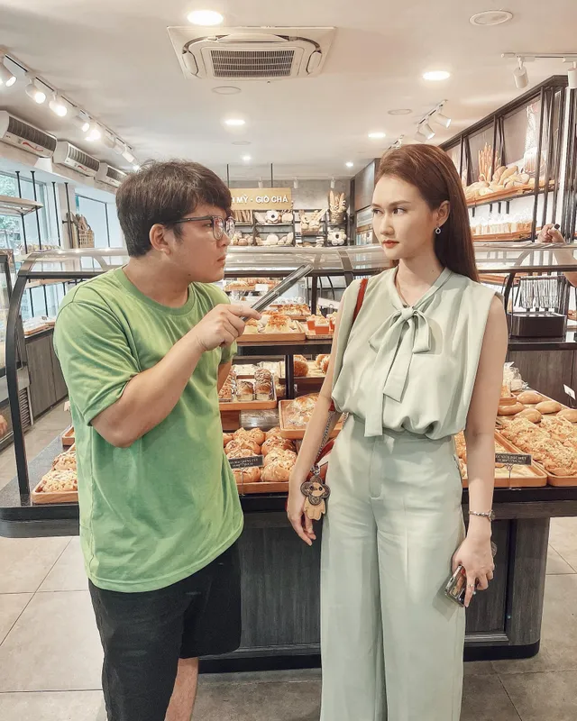 Hậu trường Mùa hoa tìm lại: Hương Giang tóc tai tơi tả vì bị đánh, Thạch Huyền hả hê được tạt nước - Ảnh 6. Hậu trường Mùa hoa tìm lại: Hương Giang tóc tai tơi tả vì bị đánh, Thạch Huyền hả hê được tạt nước - Ảnh 6.