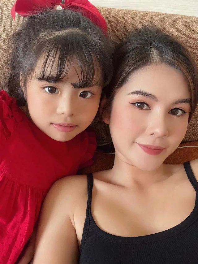 Diễn viên nhí gây sốt từ Hương vị tình thân sang Mùa hoa tìm lại - Ảnh 6. Diễn viên nhí gây sốt từ Hương vị tình thân sang Mùa hoa tìm lại - Ảnh 6.