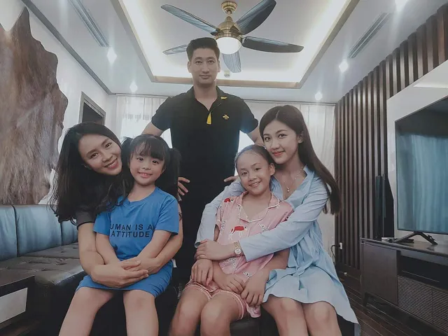 Diễn viên nhí gây sốt từ Hương vị tình thân sang Mùa hoa tìm lại - Ảnh 16. Diễn viên nhí gây sốt từ Hương vị tình thân sang Mùa hoa tìm lại - Ảnh 16.