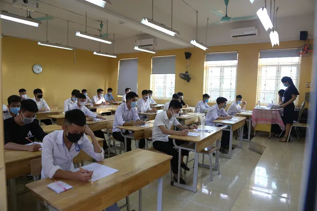 Ngày đầu thi tốt nghiệp THPT 2021: 9 thí sinh bị đình chỉ thi - Ảnh 1. Ngày đầu thi tốt nghiệp THPT 2021: 9 thí sinh bị đình chỉ thi - Ảnh 1.