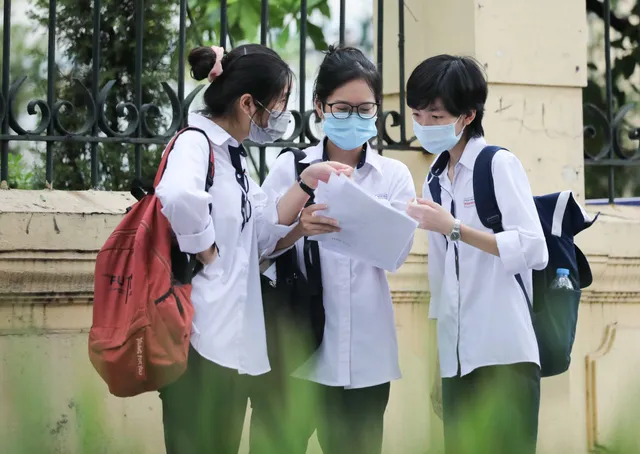 Bộ GD&ĐT nói gì về phổ điểm lạ môn tiếng Anh? - Ảnh 2. Bộ GD&ĐT nói gì về phổ điểm lạ môn tiếng Anh? - Ảnh 2.