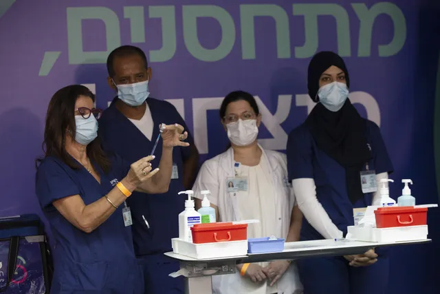 Israel: Vaccine vẫn là câu trả lời hữu hiệu cho bài toán đẩy lùi biến thể Delta - Ảnh 1.