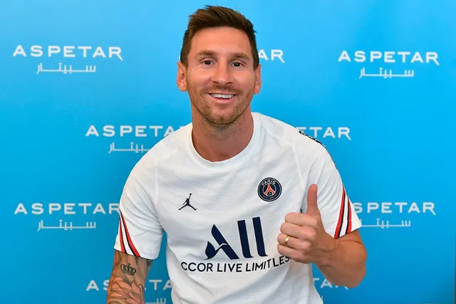 CHÙM ẢNH: Lionel Messi đến PSG ký hợp và ra mắt đội bóng mới - Ảnh 5. CHÙM ẢNH: Lionel Messi đến PSG ký hợp và ra mắt đội bóng mới - Ảnh 5.