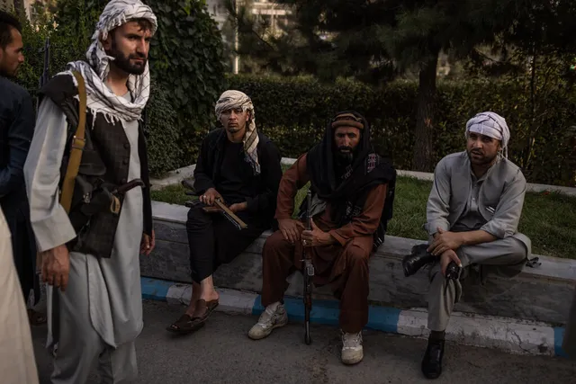 Taliban chiếm quyền kiểm soát Afghanistan - Sự hiện diện của Mỹ kết thúc - Ảnh 5. Taliban chiếm quyền kiểm soát Afghanistan - Sự hiện diện của Mỹ kết thúc - Ảnh 5.