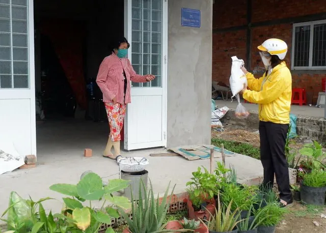 “Tấm lòng mùa dịch, san sẻ yêu thương” dành 160 tỷ đồng cho người lao động tự do tại TP Hồ Chí Minh - Ảnh 3.