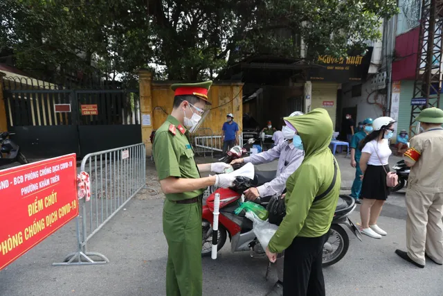 Hà Nội tăng cường các biện pháp cấp bách phòng, chống dịch bệnh COVID-19 - Ảnh 1.