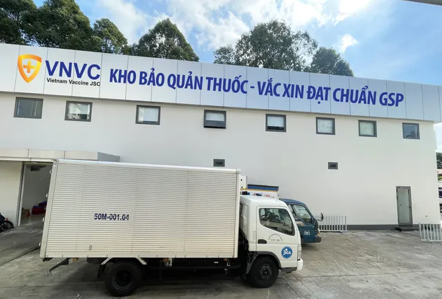 VNVC bàn giao hơn 1,2 triệu liều vaccine AstraZeneca cho Bộ Y tế - Ảnh 2.