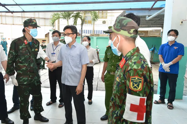 Phó Thủ tướng Vũ Đức Đam: Trong 23/8 phải tập trung toàn bộ người lang thang, cơ nhỡ còn trên đường ở TP Hồ Chí Minh - Ảnh 2.