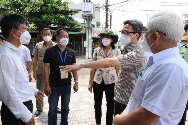 Phó Thủ tướng Vũ Đức Đam vào điểm nóng Bình Dương chỉ đạo chống dịch - Ảnh 2.