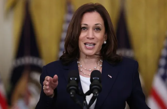 Ấn tượng về Kamala Harris - Phó Tổng thống Mỹ đầu tiên thăm chính thức Việt Nam - Ảnh 7. Ấn tượng về Kamala Harris - Phó Tổng thống Mỹ đầu tiên thăm chính thức Việt Nam - Ảnh 7.