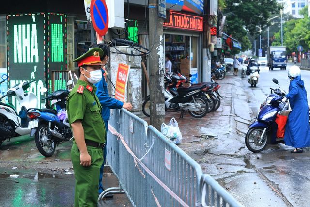 Hà Nội: Quận Thanh Xuân tạm dừng hoạt động chợ Nhân Chính - Ảnh 5.